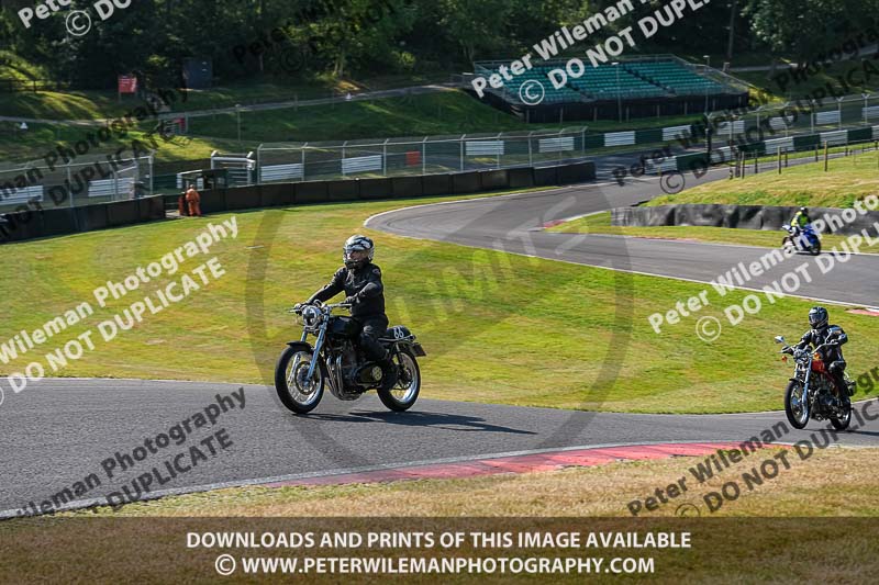 cadwell park;cadwell park photographs;cadwell trackday photographs;enduro digital images;event digital images;eventdigitalimages;peter wileman photography;racing digital images;trackday digital images;trackday photos